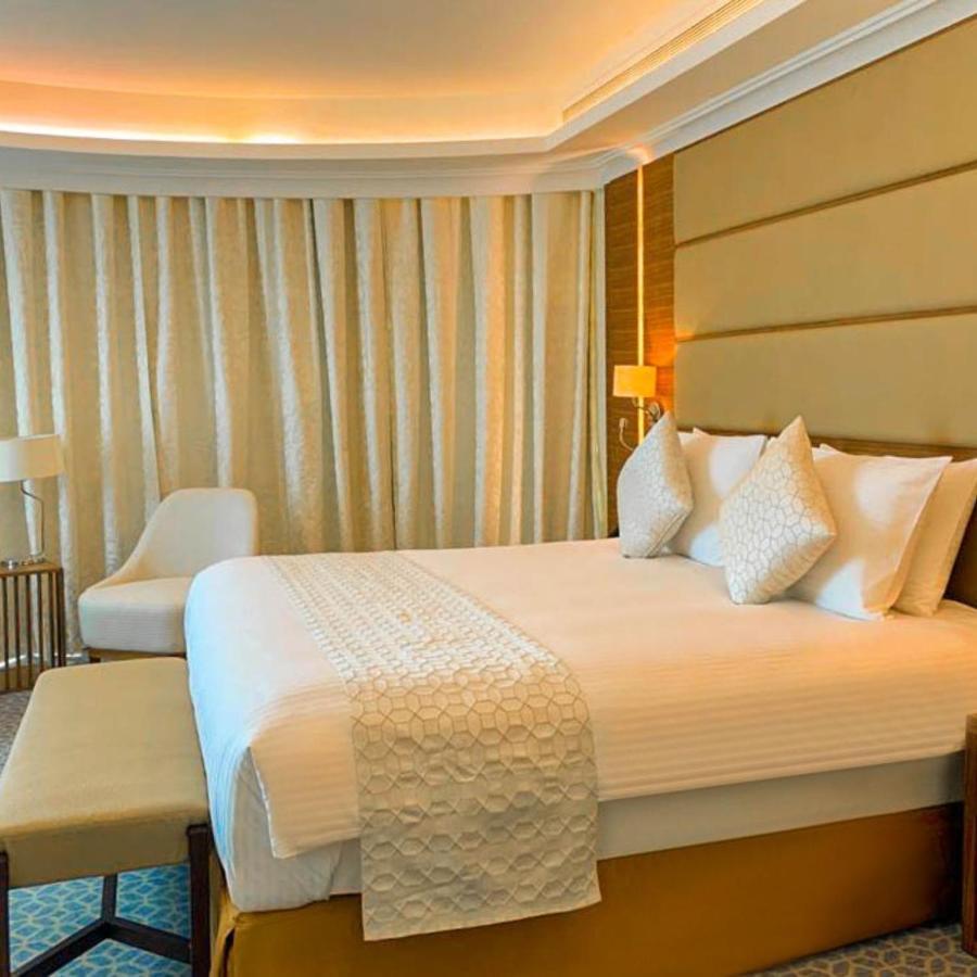 Grand Swiss-Belhotel Waterfront Seef Sanabis Esterno foto